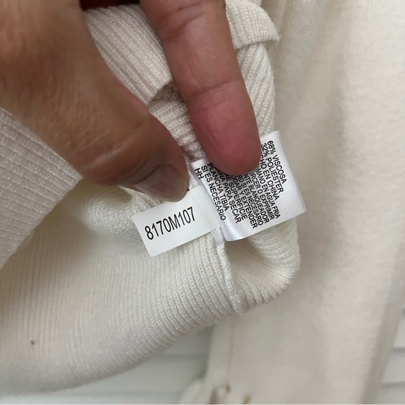 Gianni Bini Crop ribbed knit cream sweater crew neck bell sleeve, size M. - Picture 6 of 6